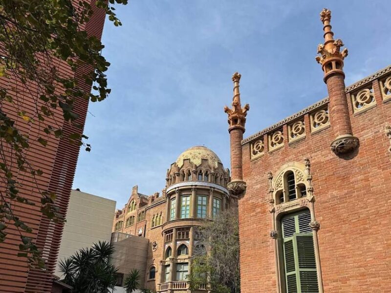Barcelona: Mysteries and Legends Night Tour - Key Points