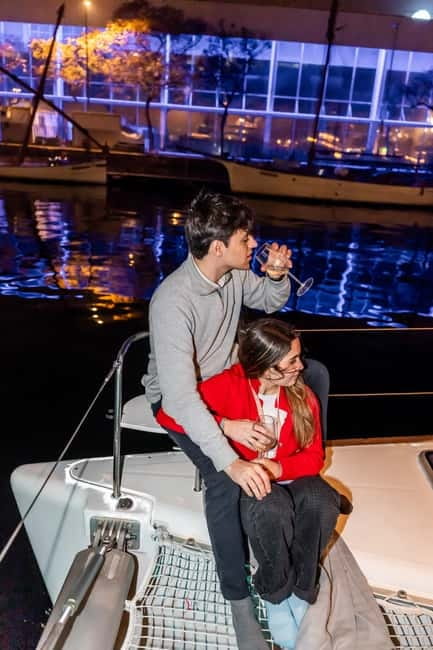 Barcelona: Night Cruise with Live Saxophone & Drink - Who Will Love This Cruise?