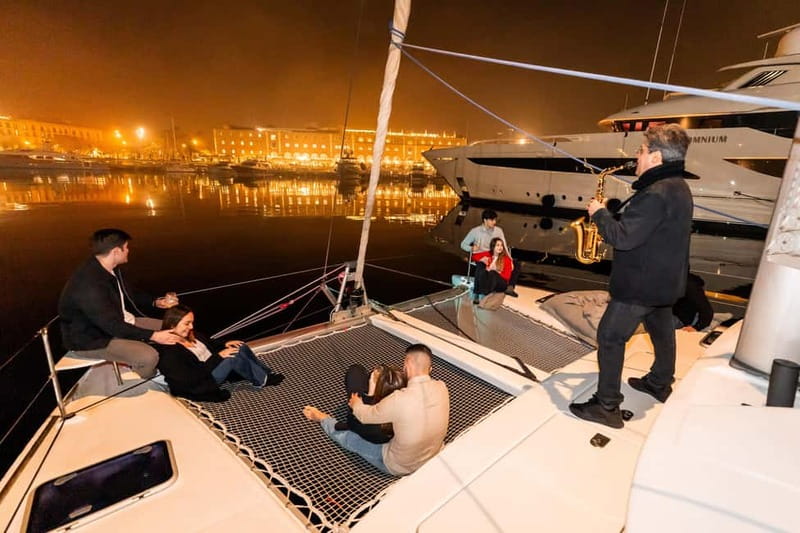 Barcelona: Night Cruise with Live Saxophone & Drink - FAQs