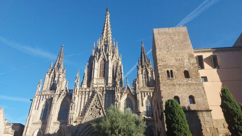Barcelona: Old City Guided Walking Tour With a Local - Cultural Insights