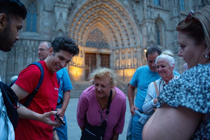 Barcelona: Old Town Evening Food Tour With 8 Tapas & 4 Drinks - Meeting and Pickup Details