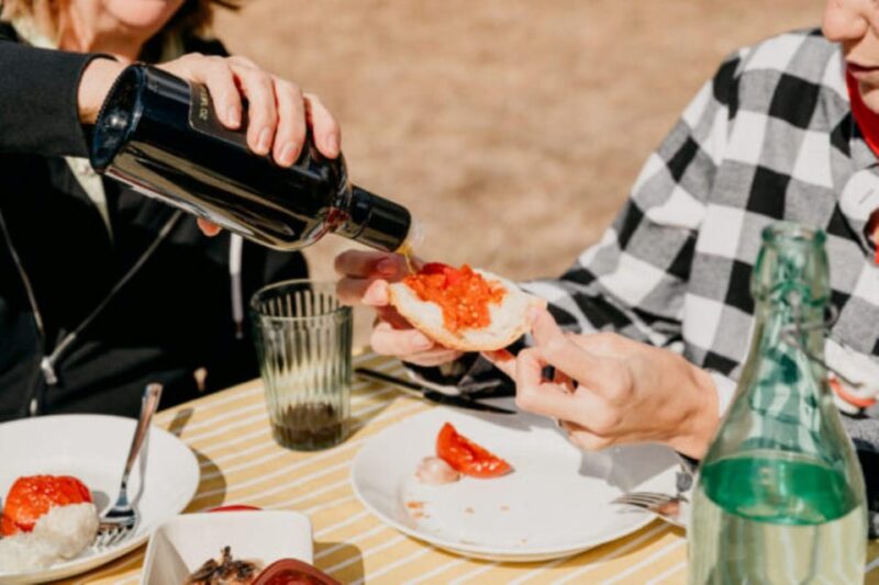 Barcelona: Olive Oil Tasting With Tapas and Cava - Pairing Olive Oil With Tapas and Cava