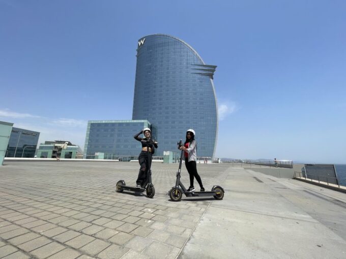 Barcelona: Panoramic Escooter Tour - Language Options