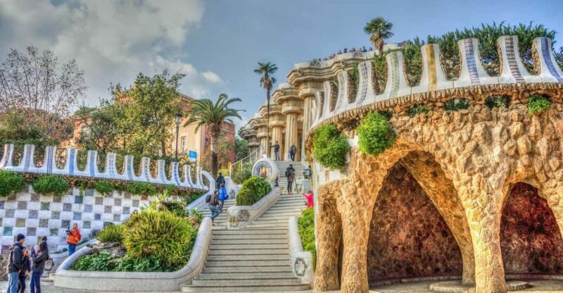 Barcelona: Park Güell Guided Tour - Key Points