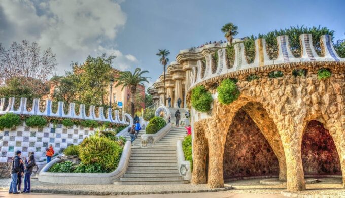 Barcelona: Park Güell Guided Tour - Booking and Payment Options