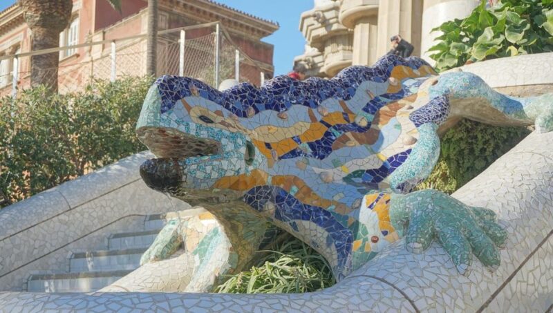 Barcelona: Park Güell Guided Tour With Fast-Track Access - Tour Highlights and Experiences