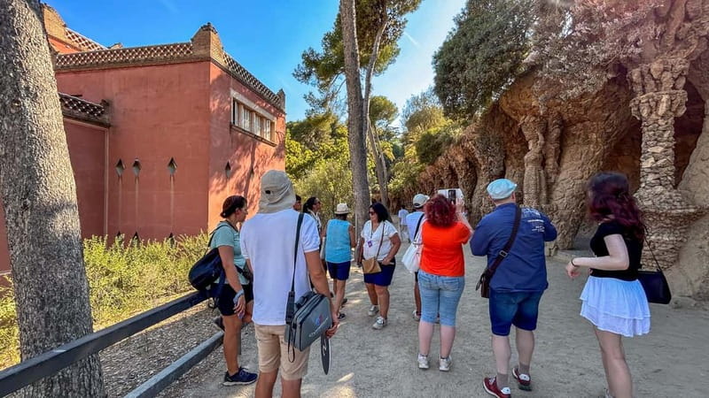 Barcelona: Park Güell Guided Tour with Skip the Line Ticket - Who Should Consider This Tour?
