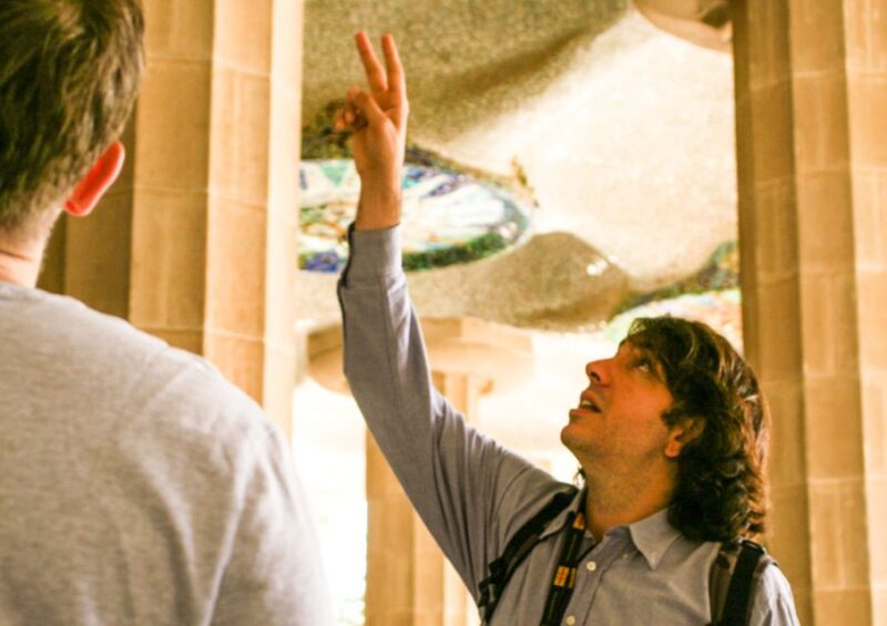 Barcelona: Park Güell & La Sagrada Familia Tickets and Tour - Discovering Park Güell