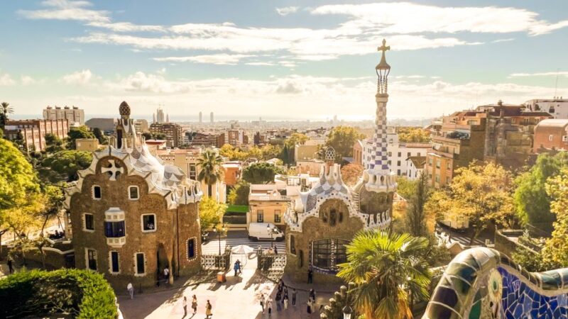 Barcelona: Park Güell & La Sagrada Familia Tickets and Tour - Transportation and Meeting Point