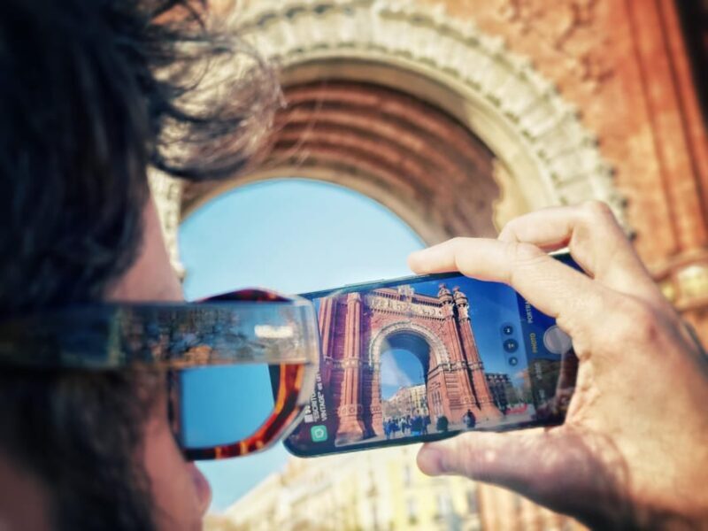 Barcelona: Phone Photography Tips & Tricks - Park & Old Town - What to Expect from the Tour