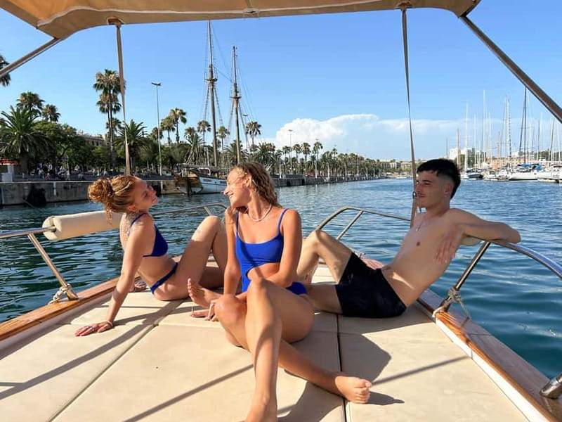 Barcelona: Private Classic Yacht Tour with Drinks - The Experience Provider and Flexibility