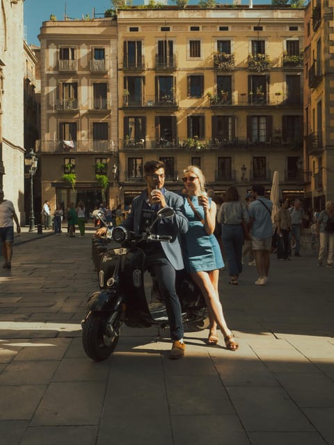 Barcelona: PRIVATE Fun Vespa City Tour With Guide - Key Points