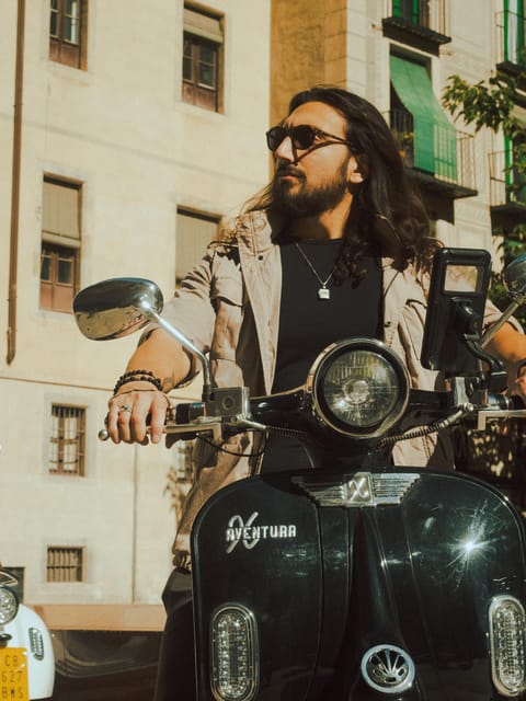 Barcelona: PRIVATE Fun Vespa City Tour With Guide - Inclusions