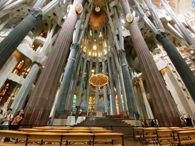 Barcelona: Private Guided Tour of Sagrada Familia - Exploring Sagrada Familias Architecture