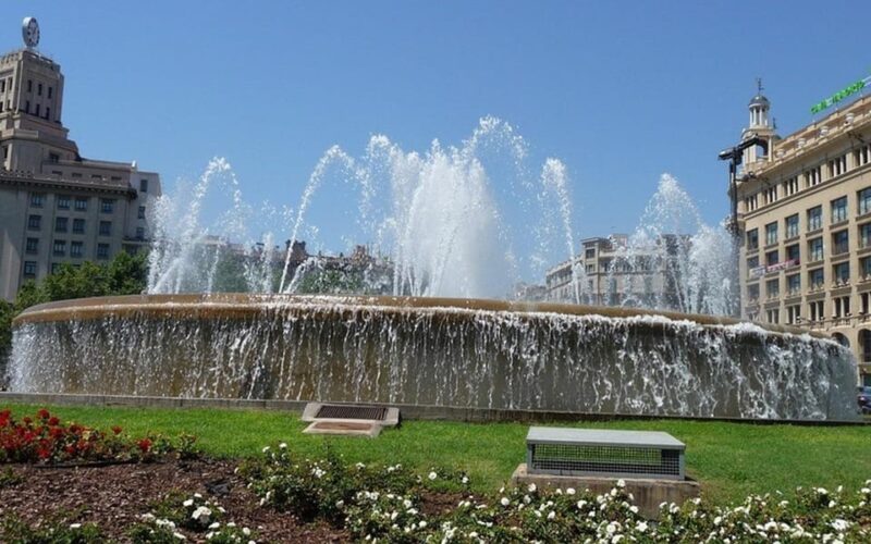 Barcelona: Private Half-Day Sightseeing Tour With a Local - Key Points