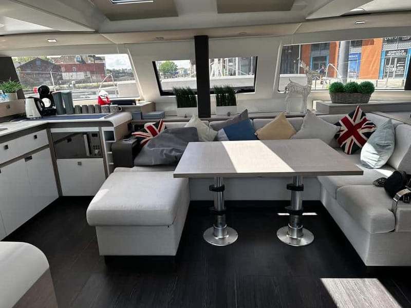 Barcelona: Private luxury ocean catamaran excursion - FAQ