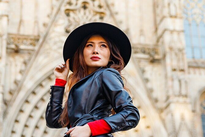 Barcelona Private Photoshoot at Cathedral & Kiss Wall - An In-Depth Look at the Experience