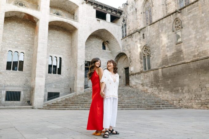 Barcelona: Private Photoshoot With a Professional - Frequently Asked Questions