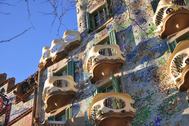 Barcelona: Private Tour of Casa Batllo With Reserved Access - Architectural Innovations of Gaudí