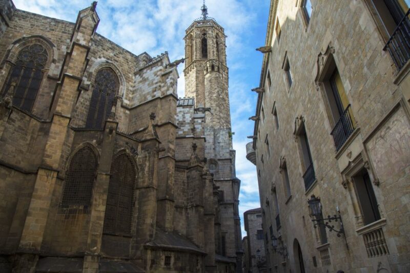 Barcelona: Private Tour of the Gothic Quarter - Tour Experience