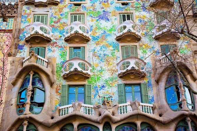 Barcelona Private Walking Tour Through the City of Gaudi - Inclusions and Logistics