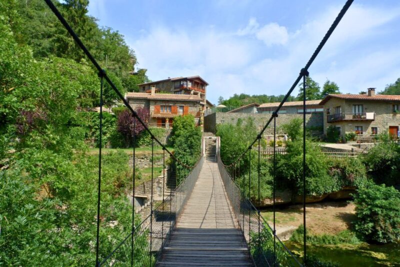 Barcelona: Pyrenees Villages and Trails Full-Day Tour - Meeting Point and Important Information