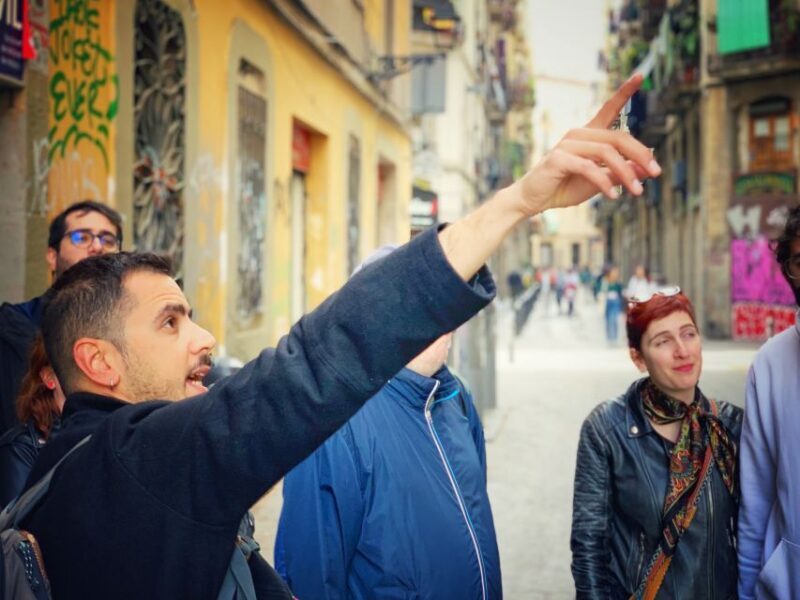 Barcelona: Ramblas, Gothic & Gaudí Architecture Walking Tour - The Experience of a Guided Walking Tour