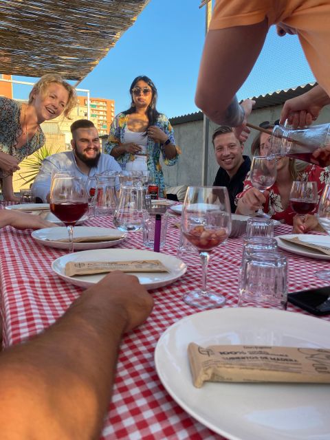 Barcelona: Rooftop Paella Cooking Masterclass - Exploring the Rooftop Ambiance