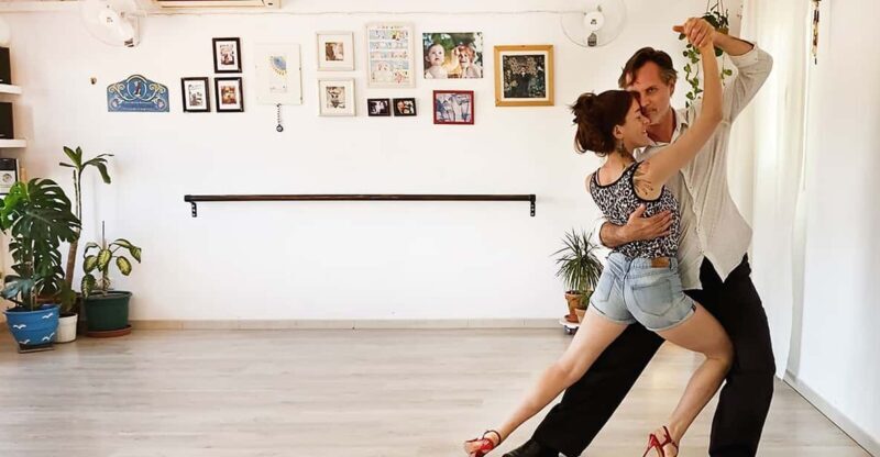 Barcelona: Rooftop Tango Lesson with Drinks and Videos - Authenticity from Reviews