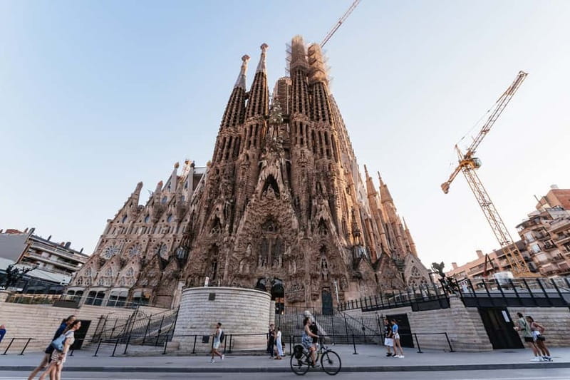 Barcelona: Sagrada Familia and City Tour by Bike or eBike - Practical Details