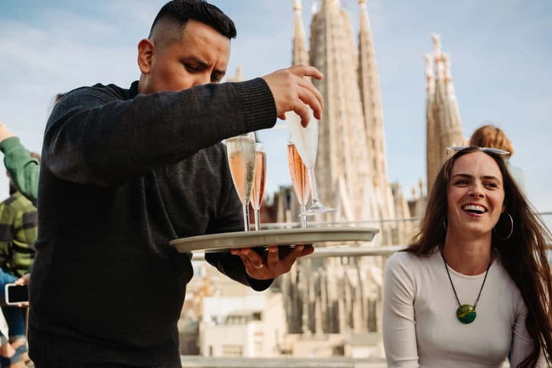 Barcelona: Sagrada Familia Evening Tour with Cava - Deep Dive into the Itinerary