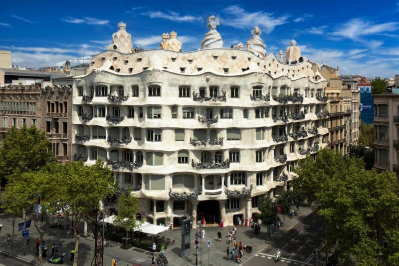 Barcelona: Sagrada Familia, La Pedrera & Cava Tasting Tour - Starting at La Pedrera (Casa Mila)