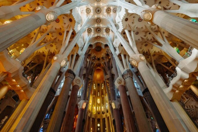 Barcelona: Sagrada Familia Skip-the-Line Guided Tour - Architectural Highlights