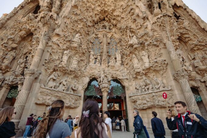 Barcelona: Sagrada Familia Skip-the-Line Guided Tour - Frequently Asked Questions