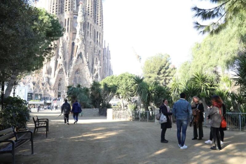 Barcelona: Sagrada Familia Skip The Line Insider Guided Tour - Cancellation and Additional Information
