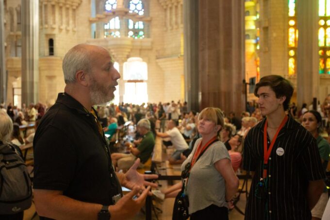 Barcelona: Sagrada Familia Small Group Guided Tour - Exploring the Symbolism and Spirituality of Sagrada Familia