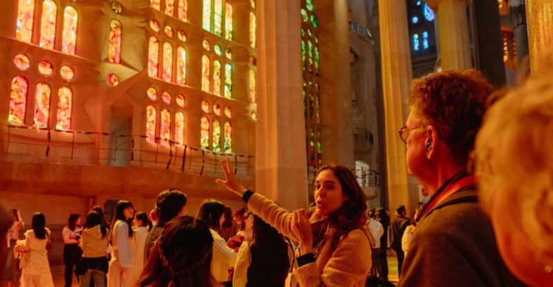 Barcelona: Sagrada Familia Tour W/Skip-The-Line Entry Ticket - Meeting and Directions