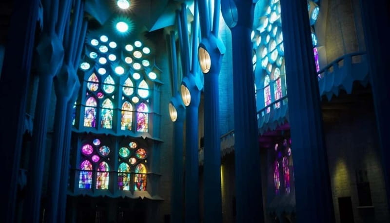 Barcelona: Sagrada Familia Tour with Skip-the-Line Tickets - An Inside Look at the Tour Itself
