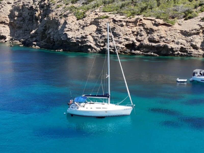 Barcelona: Sailboat Ride With Drinks and Snacks - Activity Overview