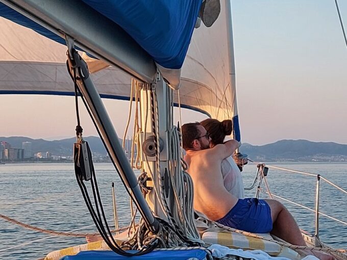 Barcelona Sailing Tour Drinks, Snacks Swim & Stunning Views - Customer Feedback