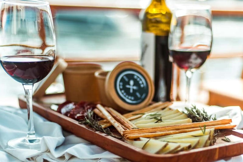 Barcelona: Sailing Tour with Wine and Cheese Tasting - Key Points