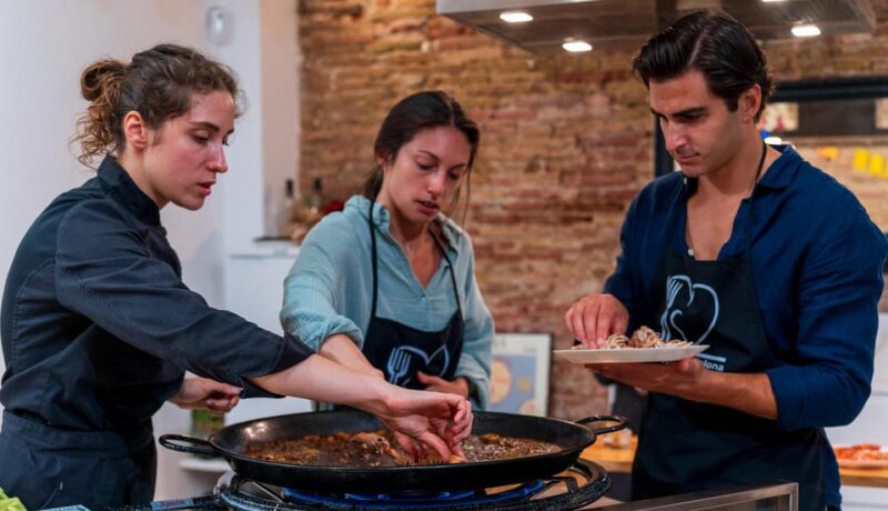 Barcelona: Seafood Paella Cooking Class & Boqueria Market - Key Points