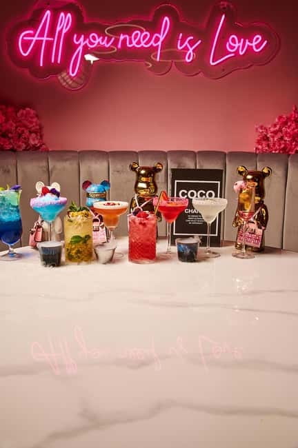 Barcelona: Sensory Dinner Signature Cocktail and Live Show - FAQ