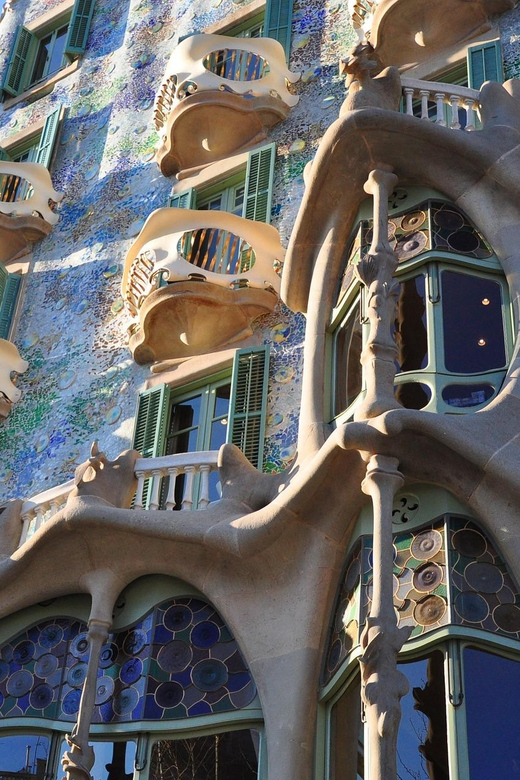 Barcelona: Sightseeing With Private Tour & Transportation - Experience and Comfort