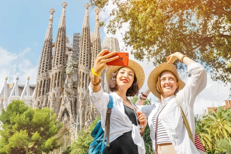 Barcelona: Small-Group Sagrada Familia Fully Guided Tour - Why Choose This Tour?