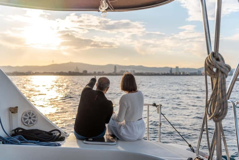 Barcelona: Sunset Catamaran Cruise with Wine and Tapa - Key Points