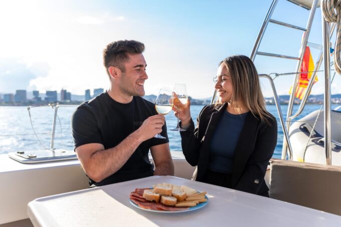 Barcelona: Sunset Catamaran Cruise With Wine and Tapas - Dining and Beverage Options on the Cruise