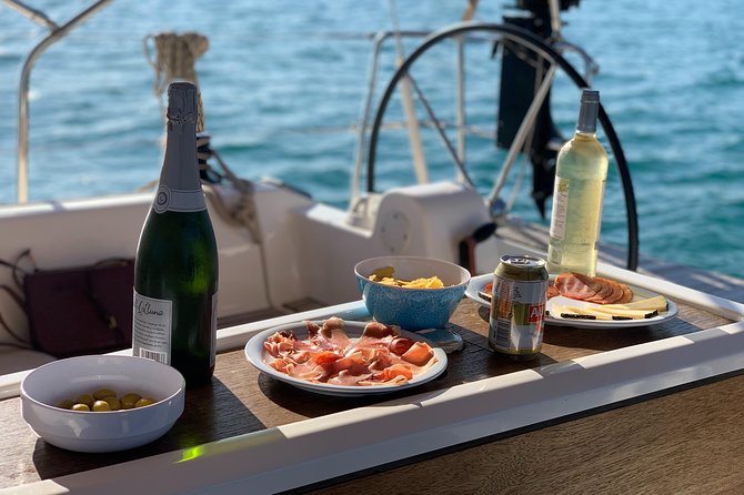 Barcelona Sunset Cruise With Light Snacks and Open Bar - Customer Reviews and Rating