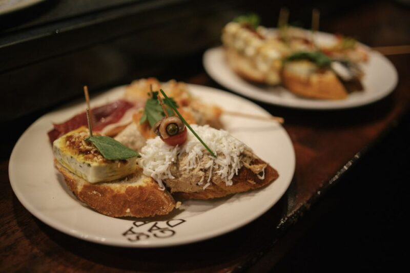 Barcelona: Tapas Food Crawl Walking Tour With Tastings - Key Points