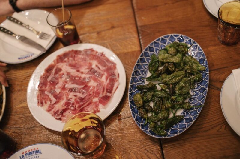 Barcelona: Tapas Food Crawl Walking Tour With Tastings - Alcoholic and Non-Alcoholic Drinks